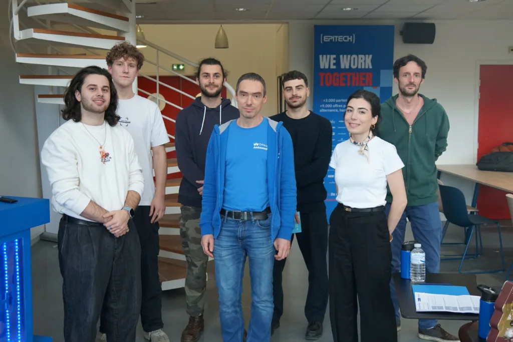 Jury OVHcloud aux côtés du groupe gagnant lors du hackathon IA Epitech Rennes