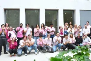 Groupe d'étudiant pour octobre rose école informatique Epitech Marseille
