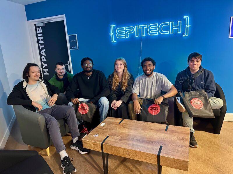 Etudiants gagnants du Thales Battle Dev à Epitech Paris