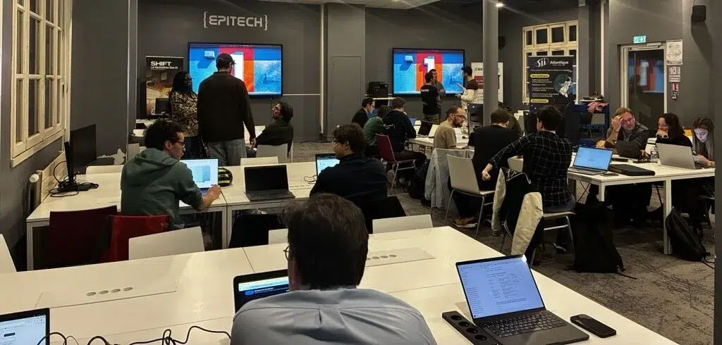 Des recruteurs participent à un atelier sur l'usage de l'IA dans le recrutement