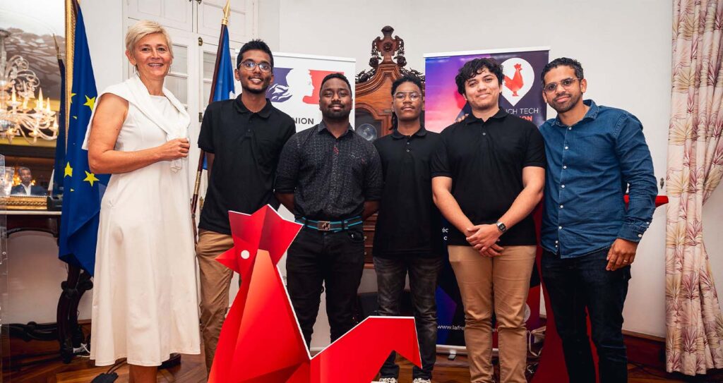 Hackathon à La Réunion : Des étudiants et experts unis pour révolutionner la gestion de crise cyclonique
