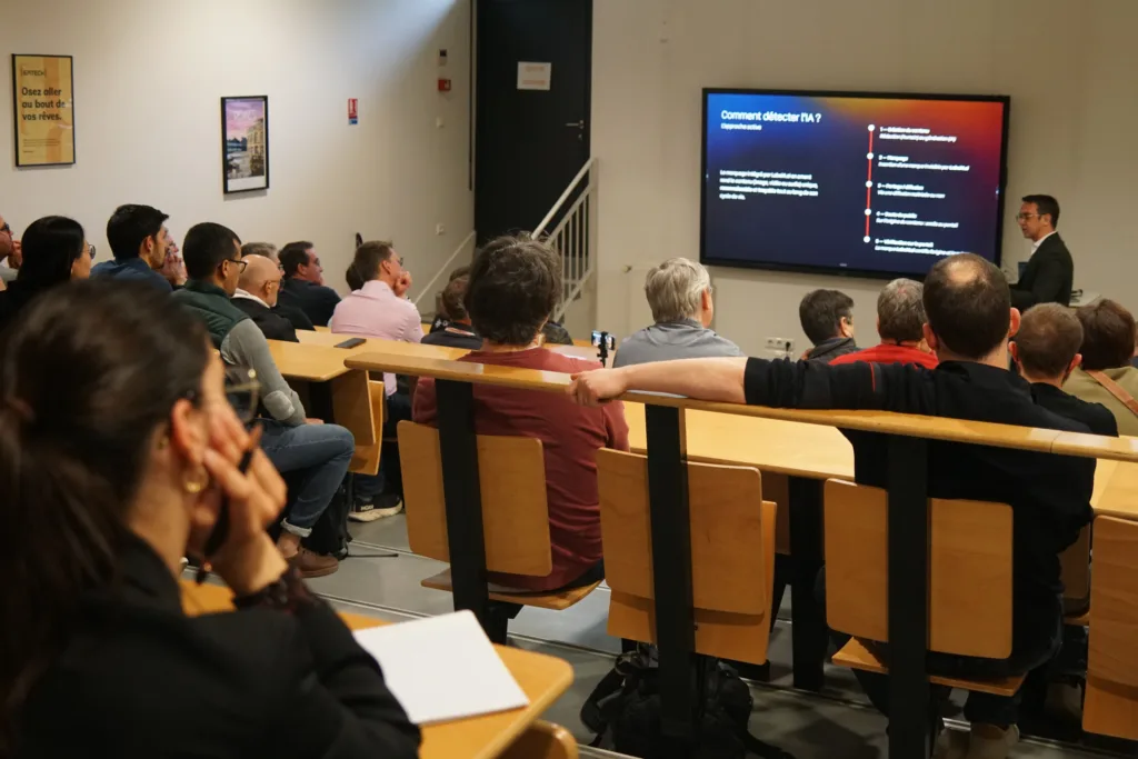 speaker en conférence dans l’amphithéâtre d'Epitech Rennes