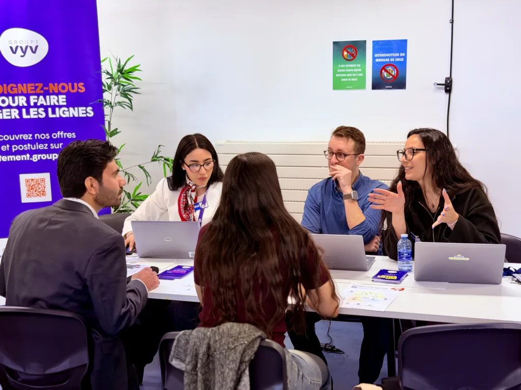 Echanges entre entreprises partenaires d'Epitech et étudiants