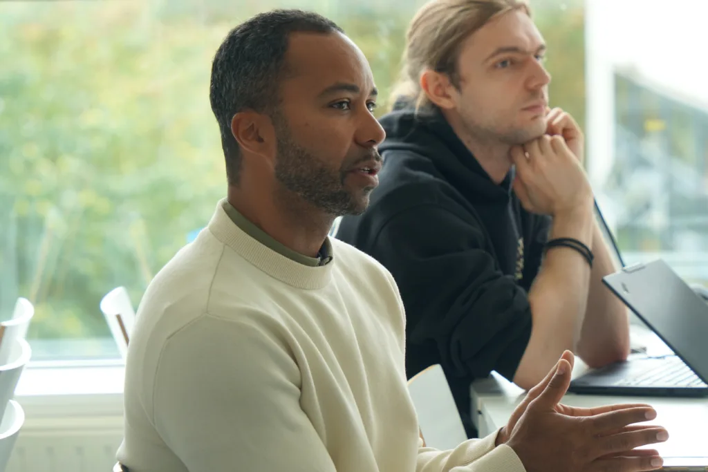 Une session de coaching pour préparer les pitchs Un coach accompagne les étudiants d'Epitech Rennes dans la préparation de leur pitch