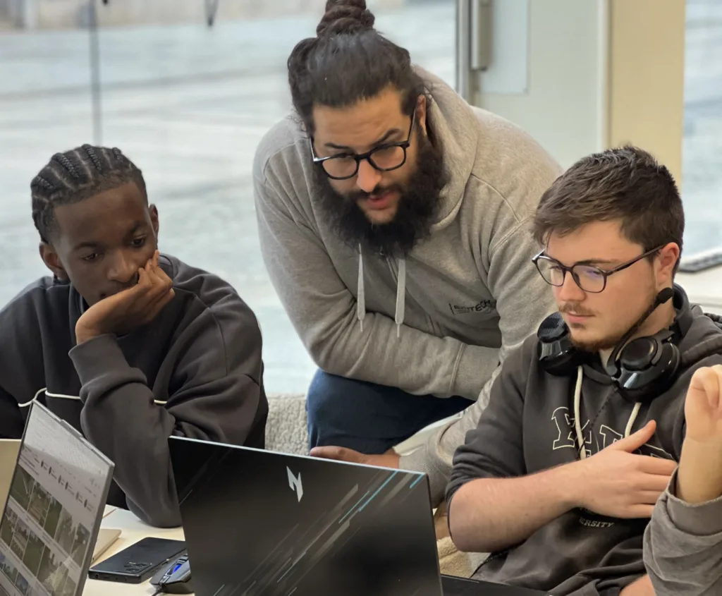 Etudiant d'Epitech lors du hackathon Epitech & The Shifters