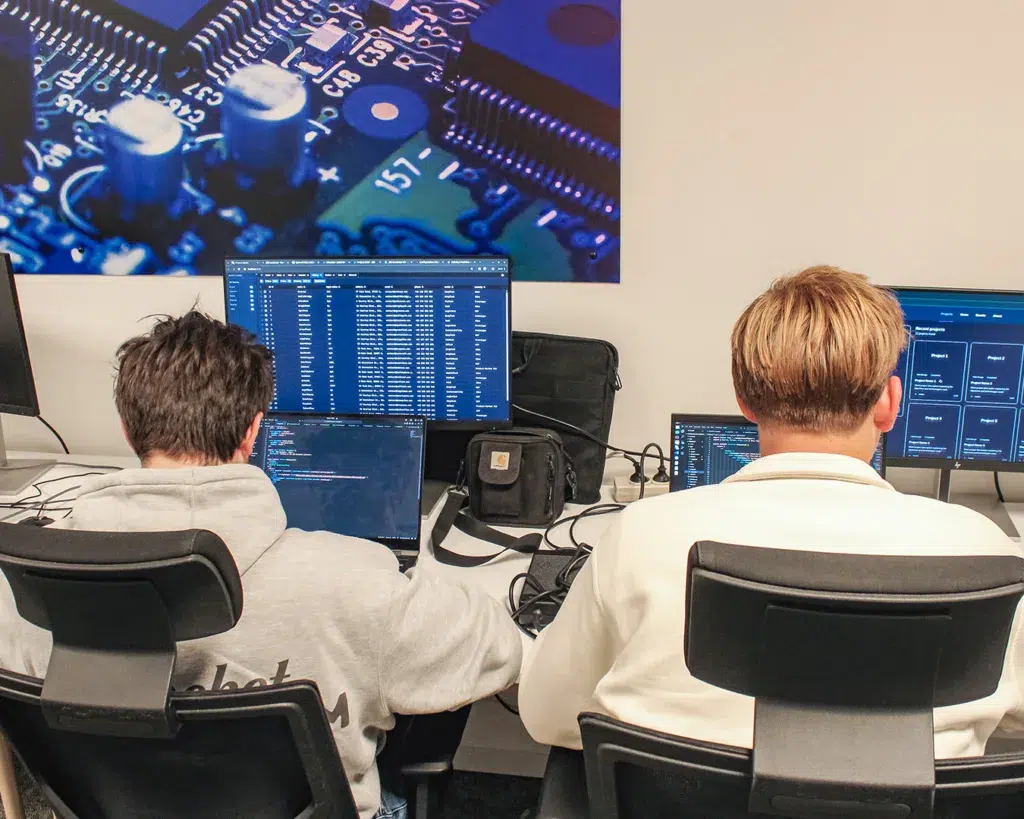 Etudiant-en-travail-de-groupe-epitech-lille