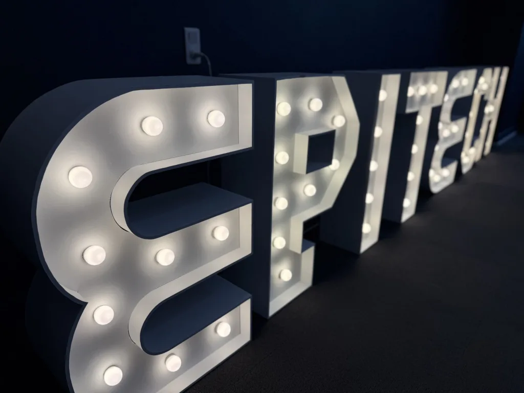 lettre lumineuse epitech summit lyon