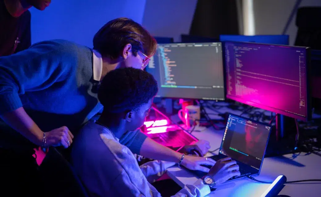 Contribuer à l&rsquo;open source&nbsp;: le meilleur accélérateur de carrière que vous n&rsquo;utilisez pas encore