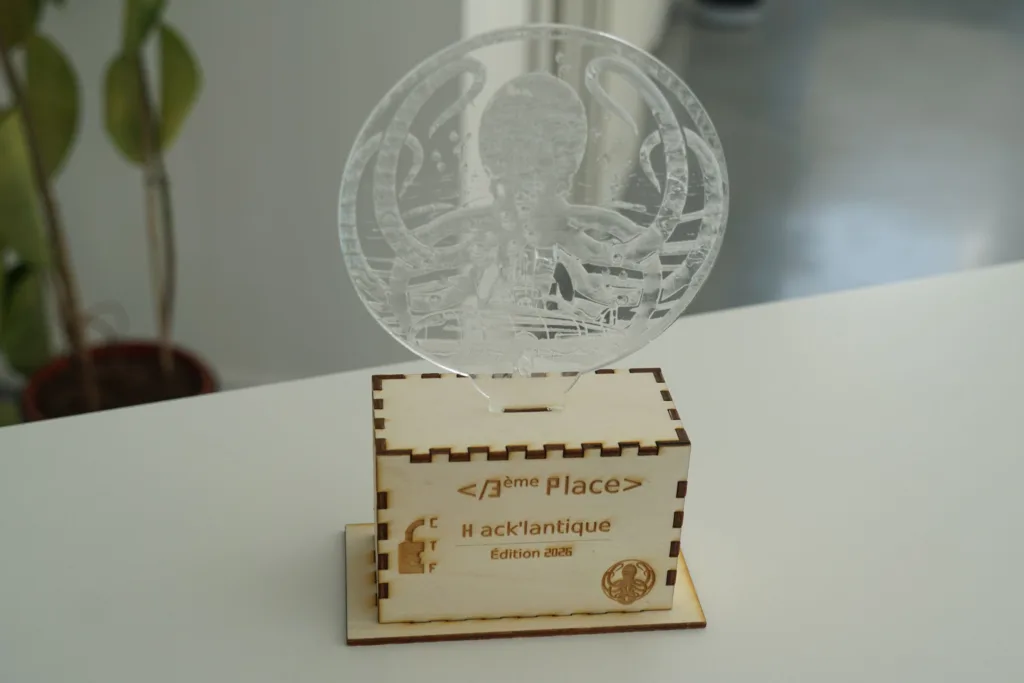 Trophée de la troisième place au CTF Hack’Lantique 2026 remporté par Epitech Rennes