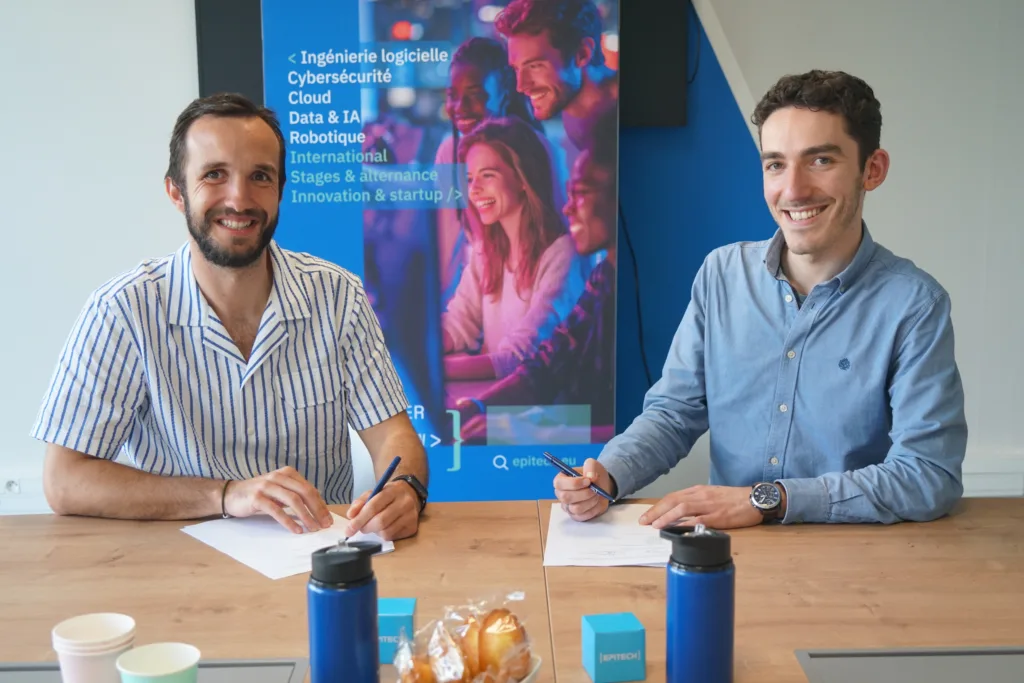Philippe Gérard et Nicolas Bouet signent le partenariat Epitech Rennes Externatic autour d’une table