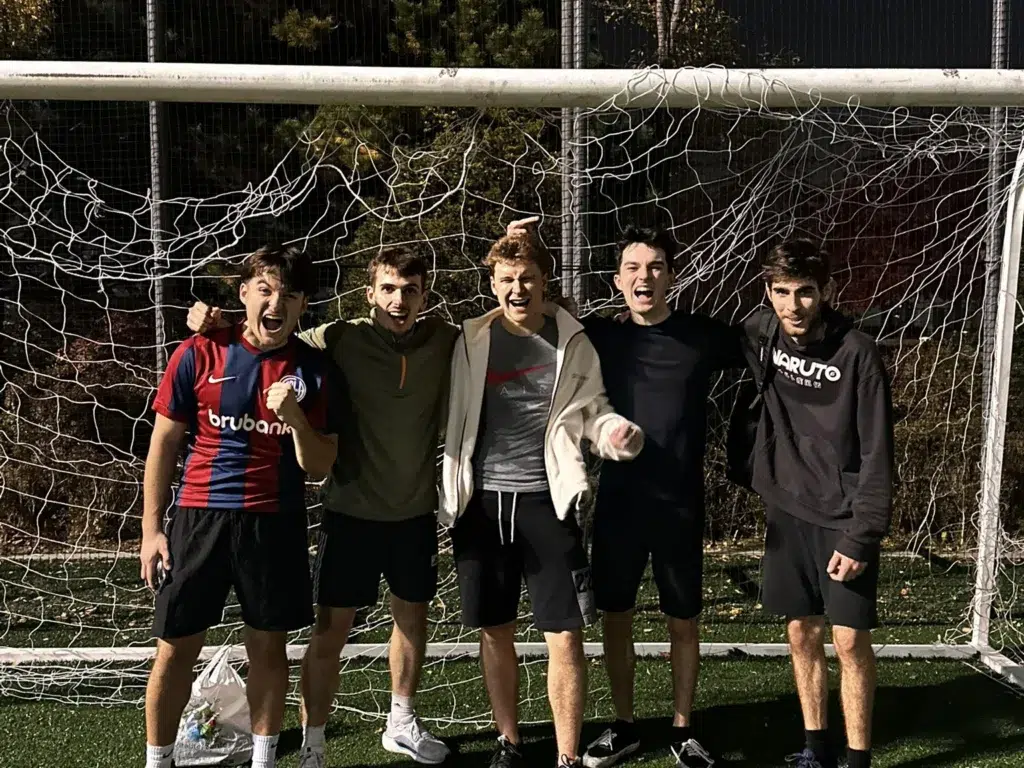 Quentin, étudiant en 4ème année de PGE à Epitech Nancy, durant son année à l'international en Corée du Sud, joue au foot