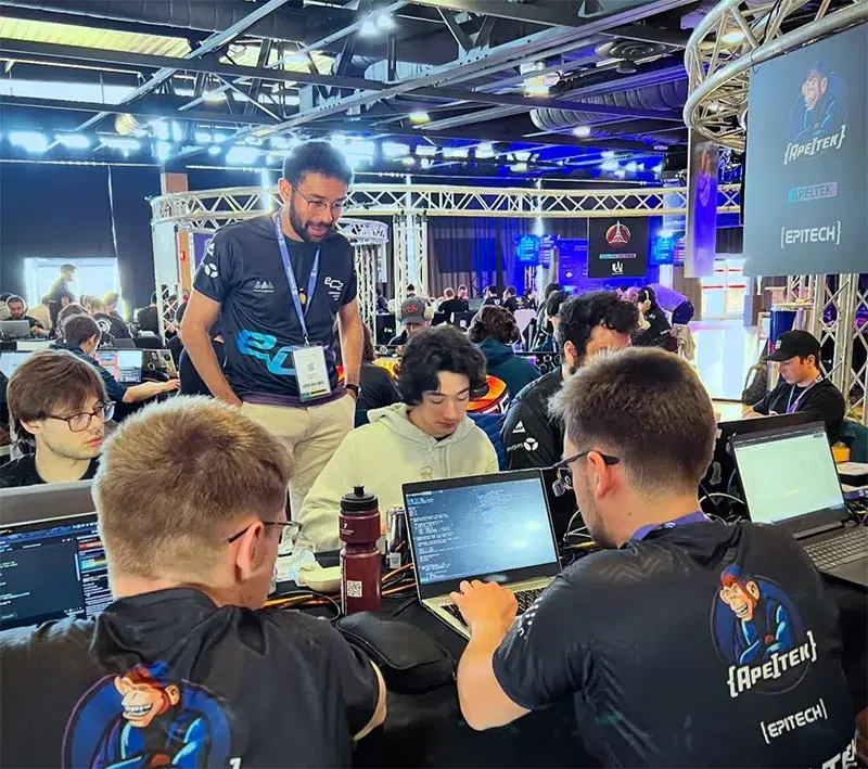 À l’occasion du Mois européen de la cybersécurité, Epitech vous propose d’explorer l’un métier essentiel de ce secteur : celui de pentester. Et pour cela, Hassan Zabatt, diplômé de la promotion 2024 du Programme Grande École d’Epitech, est le profil idéal puisqu’il incarne cette nouvelle génération d’experts dont la mission consiste à identifier les failles avant qu’elles ne soient exploitées. Un métier passionnant, mais aussi un formidable observatoire des menaces qui pèsent sur les organisations.