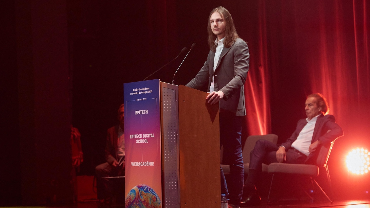 Revivez la remise de titres de la promo 2022 d'Epitech au Palais des ...